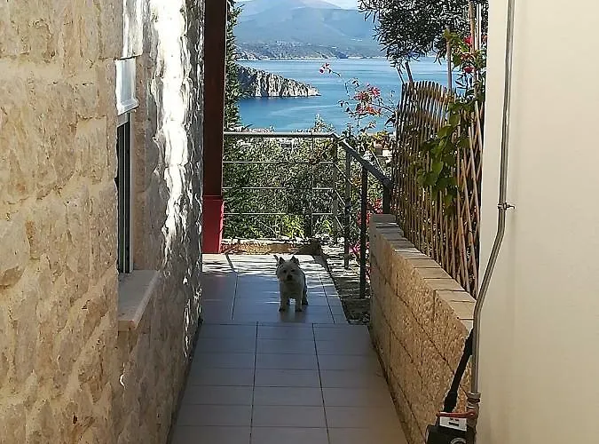 Holiday home Stone House In Olive Grove *