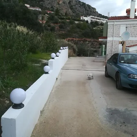 בית נופש Stone House In Olive Grove טולון