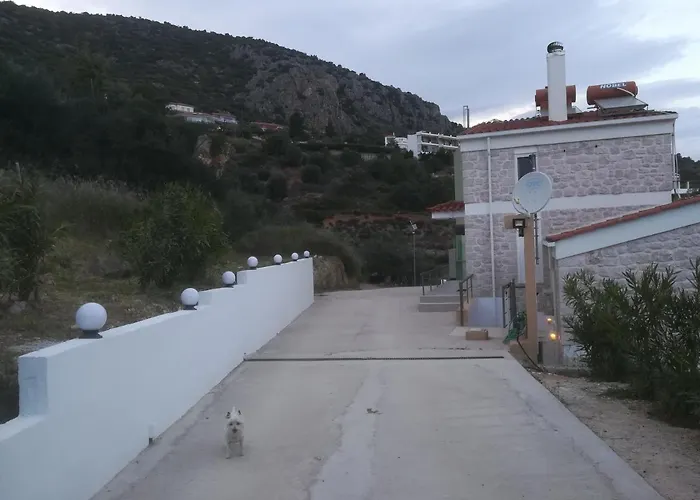 펜션 Stone House In Olive Grove Tolón