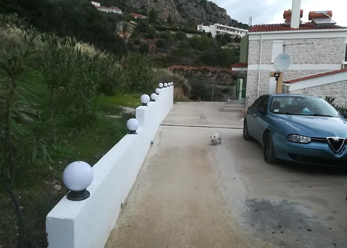 Casa de Férias Stone House In Olive Grove Tolón