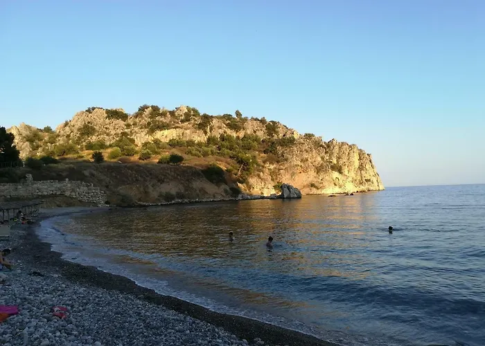 Stone House In Olive Grove *