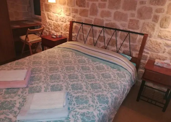 펜션 Stone House In Olive Grove Tolón