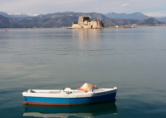 Stone House In Olive Grove טולון